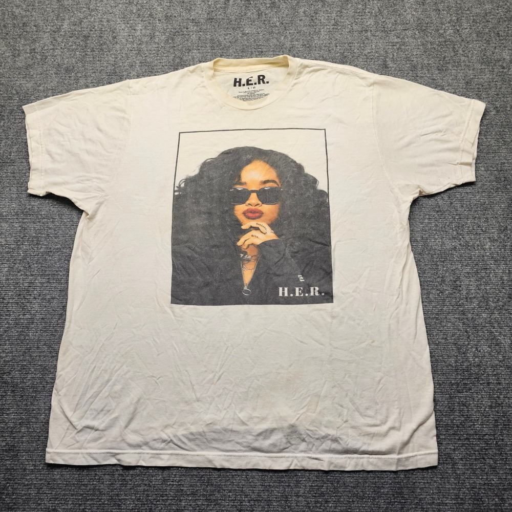 H.E.R. Graphic T-Shirt Mens Large Cream R&B Artist Portrait Tee Cotton